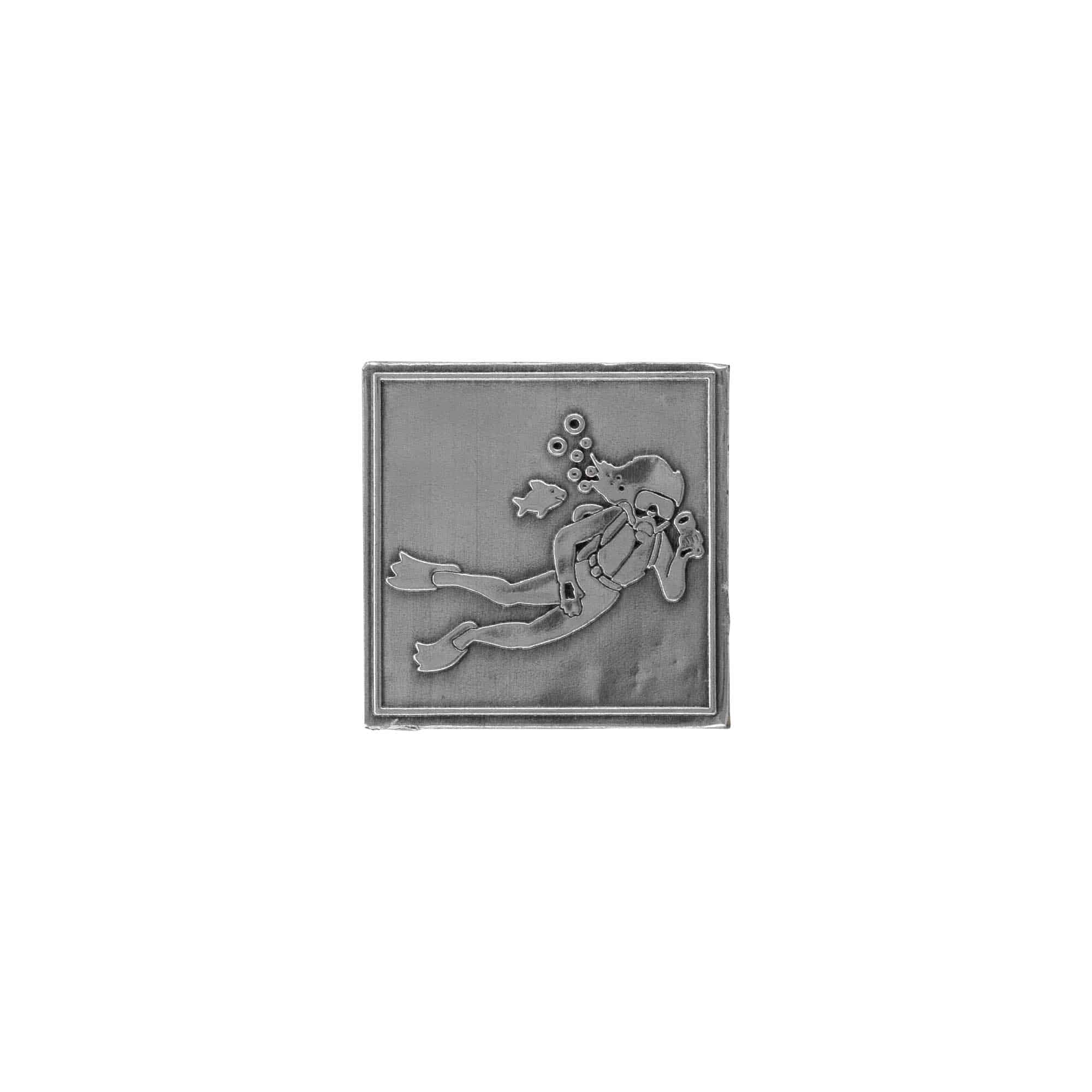 Oznaka od kositra 'Ronilac', kvadratna, metal, srebrna